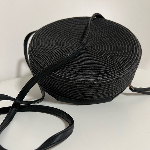 Pre-Loved Express Woven Round Straw Crossbody Bag - Picture 7 of 8